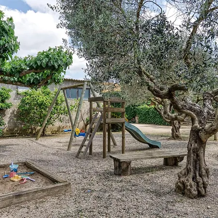 Country house Planas 1 *